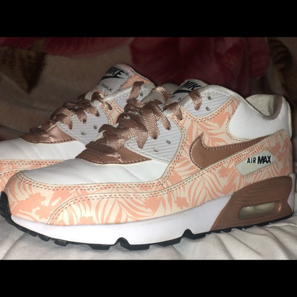 rose gold nike shoes air max